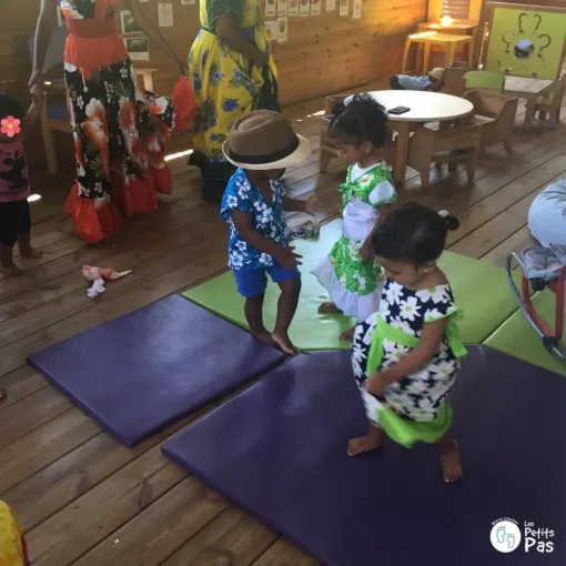 Journée créole à la micro-crèche La Chapelle à Saint-Louis, Saint-Denis, Les Petits Pas