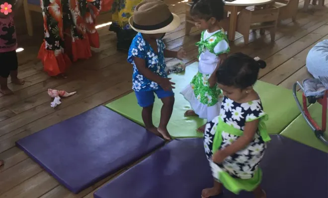 Journée créole à la micro-crèche La Chapelle à Saint-Louis, Saint-Denis, Les Petits Pas