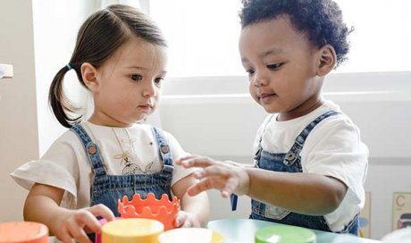 Crèche pour faire garder ses enfants sur le temps de travail à Saint-Denis et sa région
